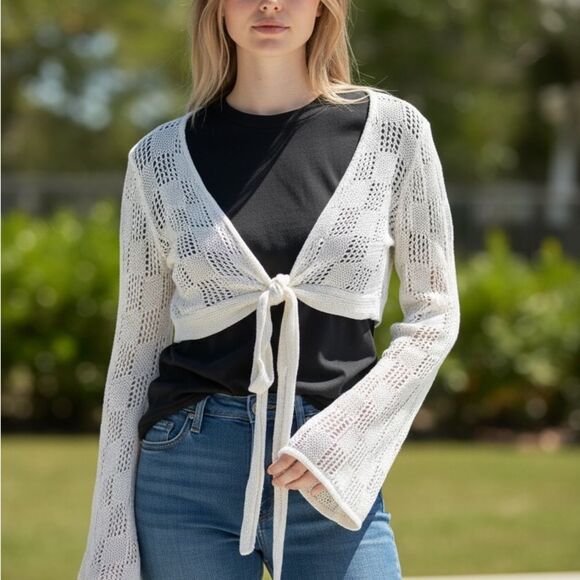 Elegant Black and White Women's Swim Set - Picture 2 of 3